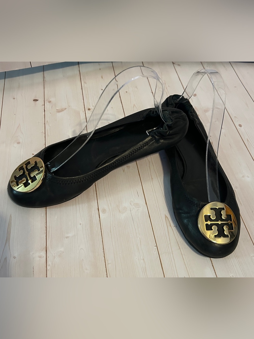 Tory Burch Reva Black Leather Gold Logo Medallion Ballet Flats Shoes Size 8